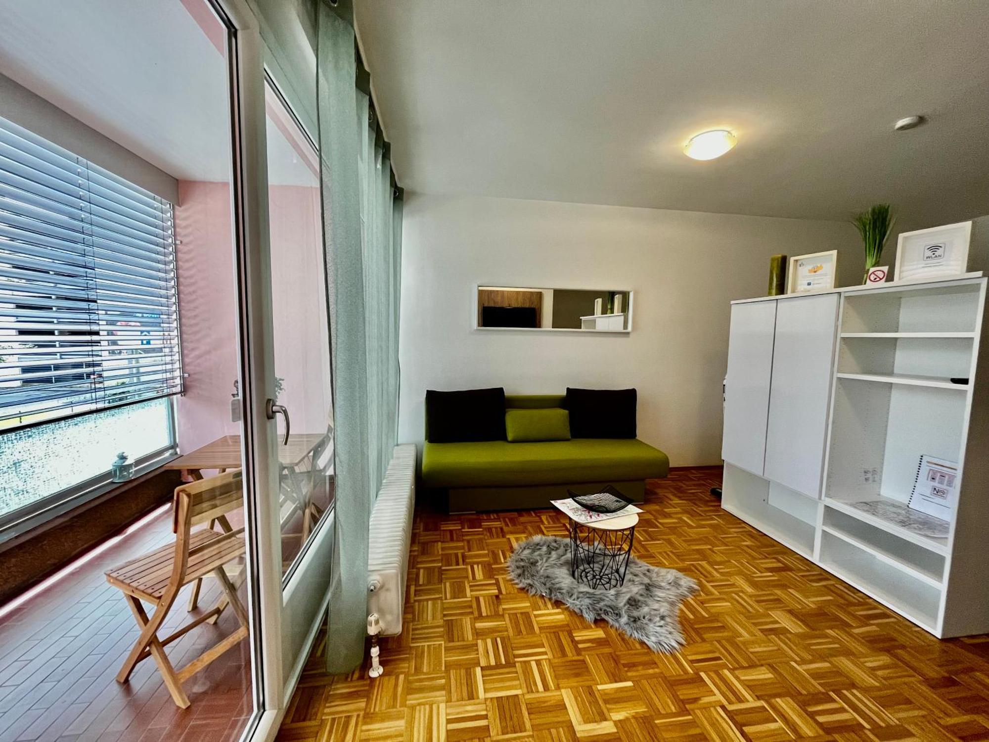 Ganze Ferienwohnung In Top Lage Mit Loggia Klagenfurt am Wörthersee Exterior foto